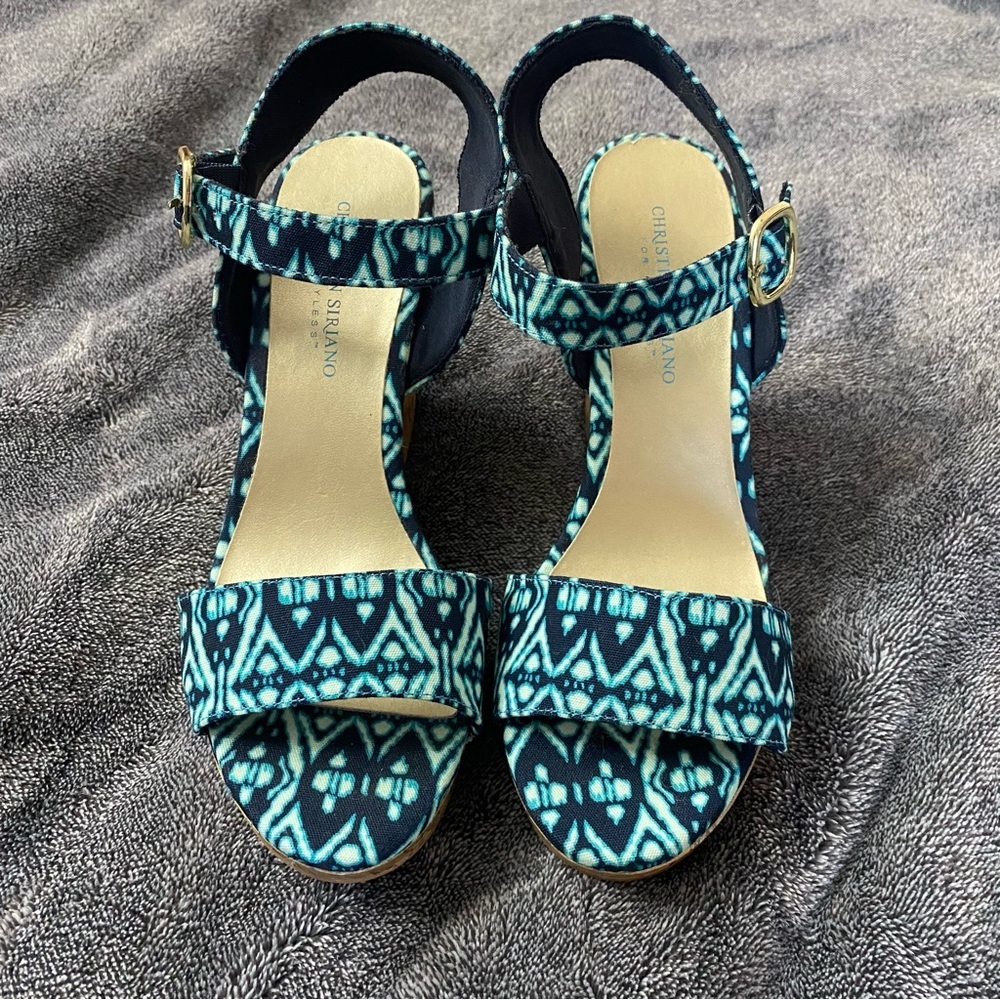 Christian Siriano‎ Women's Blue and Turquoise Patterned Sandals SZ 8 1/2
